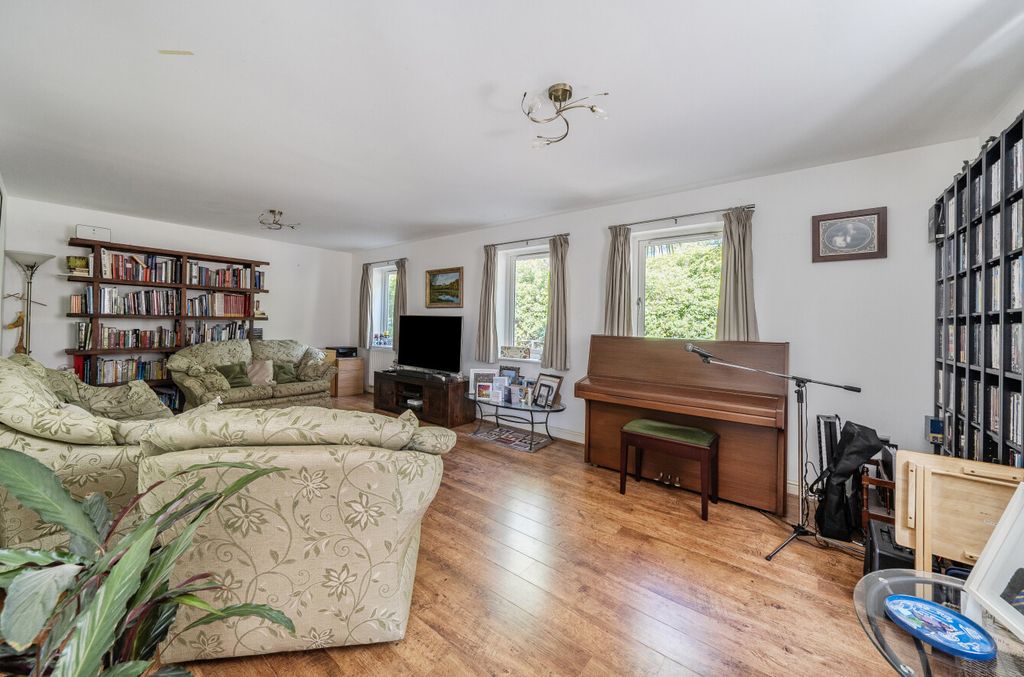 Additional image 3 of 4 bed detached house for saleTornado Chase, Bracknell, Berkshire RG12