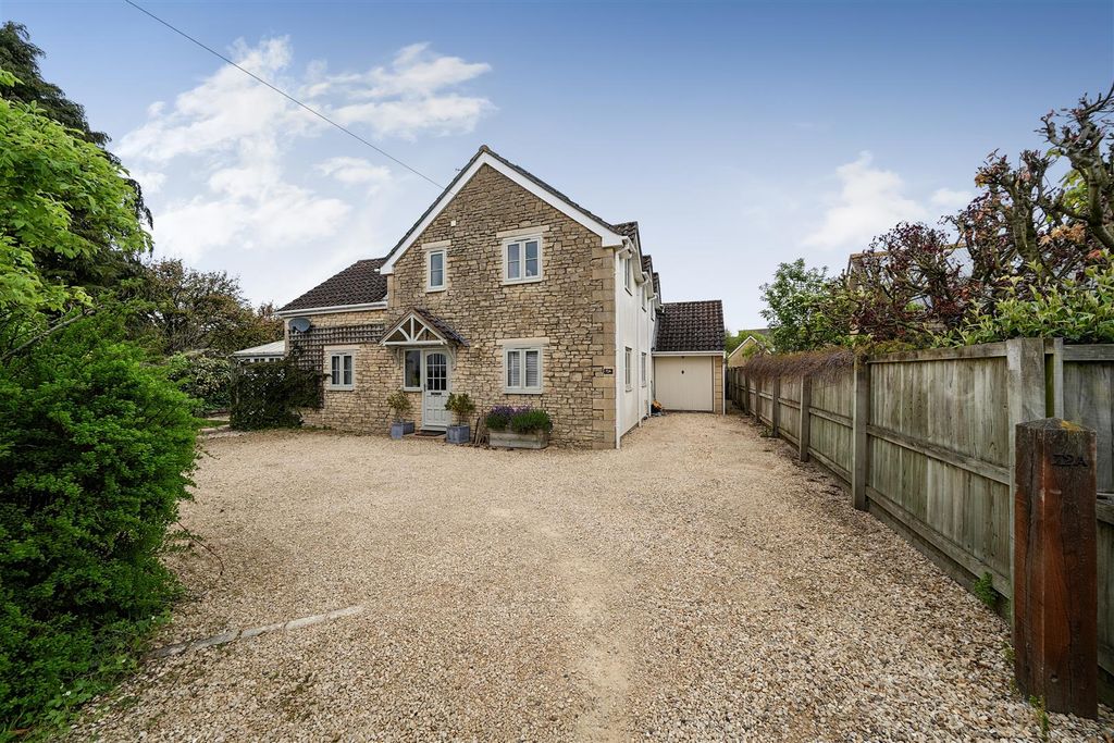 4 bed detached house for saleHigh Street, Sutton Benger, Chippenham SN15