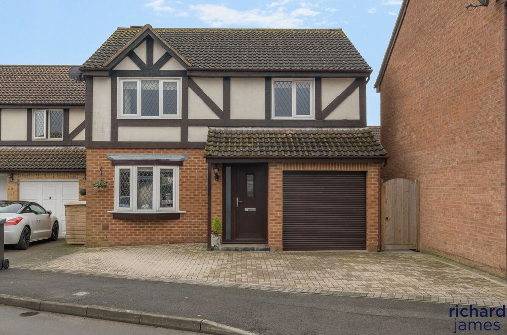 4 bed detached house for saleGifford Road, Stratton St Margaret, Swindon SN3