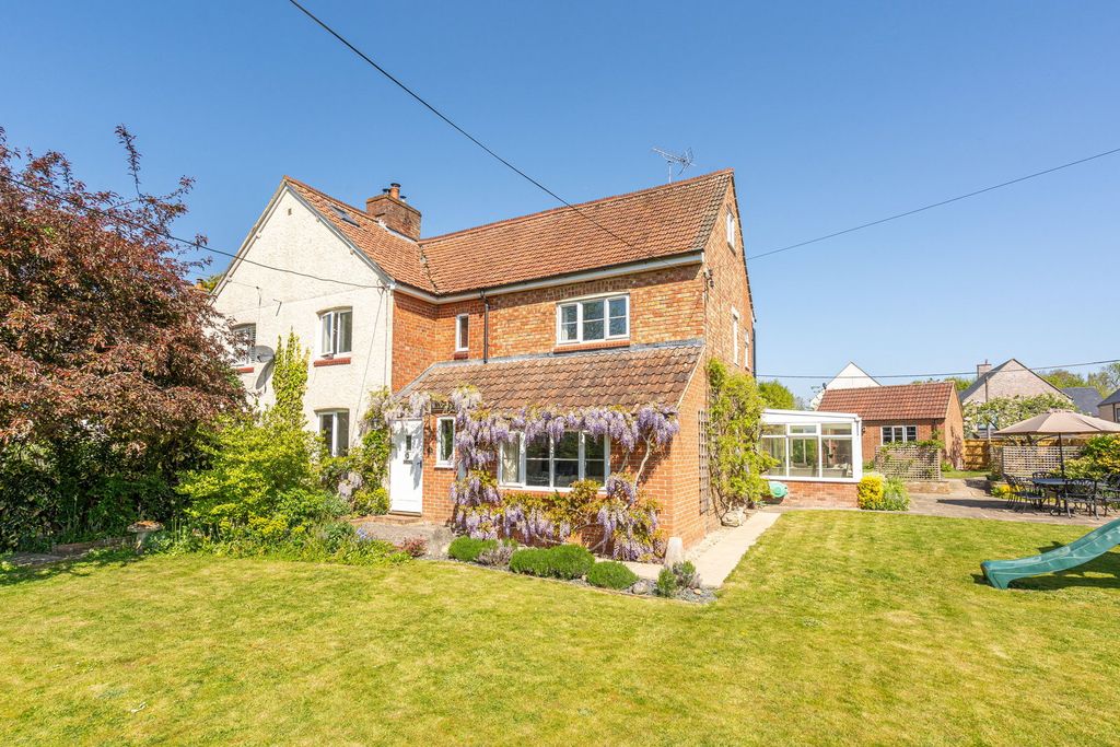 5 bed semi-detached house for saleFrog Lane, Great Somerford SN15