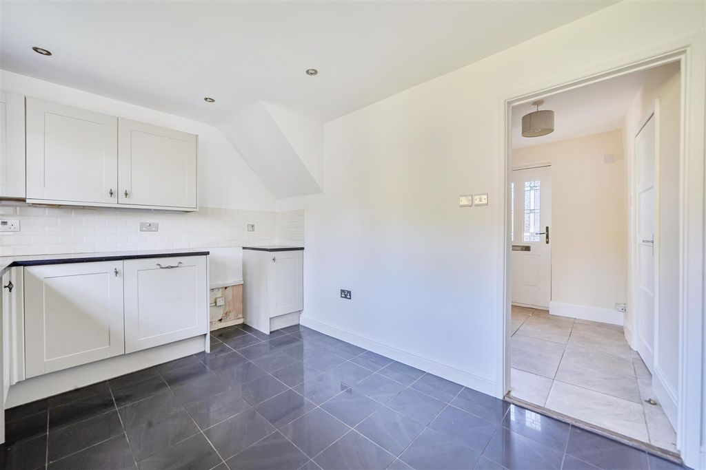 Additional image 7 of 3 bed semi-detached house for saleCricket Field Grove, Crowthorne, Berkshire RG45