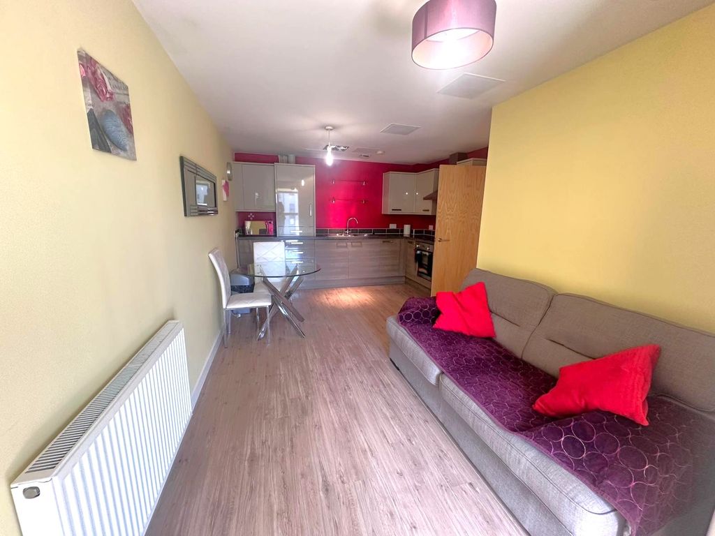 2 bed flat for saleSeacole Crescent, Swindon SN1 photo 5