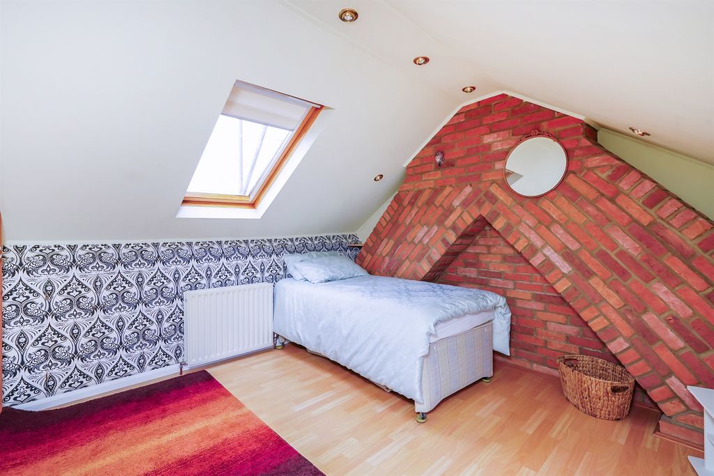 Additional image 11 of 4 bed terraced house for saleKent Road, Swindon SN1