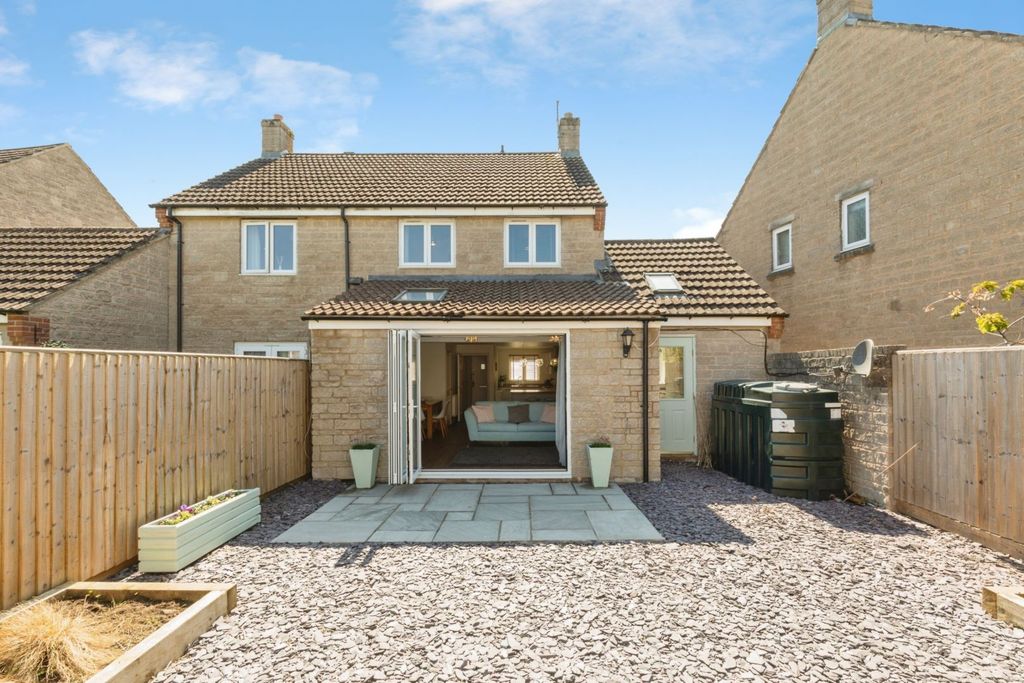 Additional image 10 of 3 bed semi-detached house for saleRoyal Field Close, Chippenham SN14
