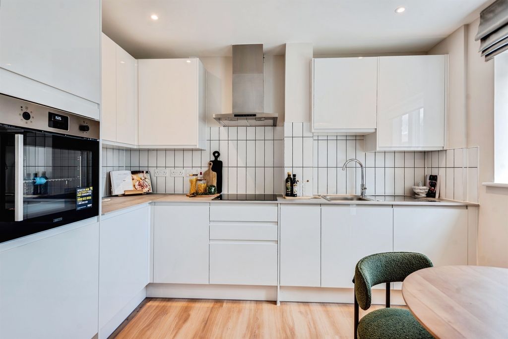 Additional image 2 of 3 bed terraced house for saleOakfield, Swindon SN3