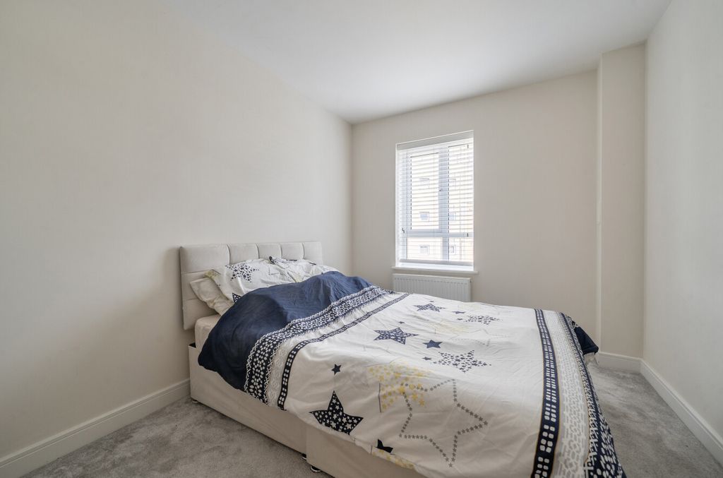 Additional image 8 of 2 bed flat for saleFleming Place, Bracknell RG12