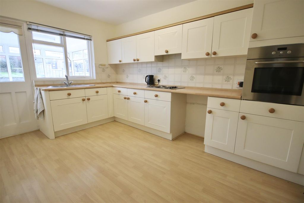 Additional image 2 of 3 bed detached bungalow for saleEastern Avenue, Chippenham SN15