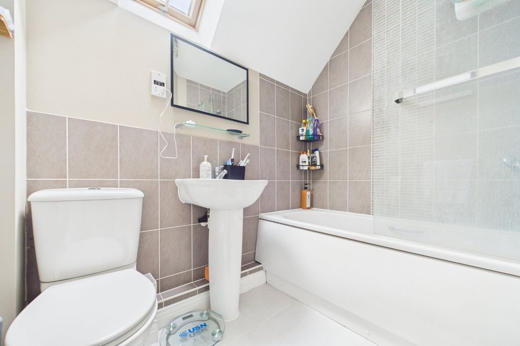 Additional image 7 of 1 bed maisonette for saleEagle Way, Bracknell, Berkshire RG12