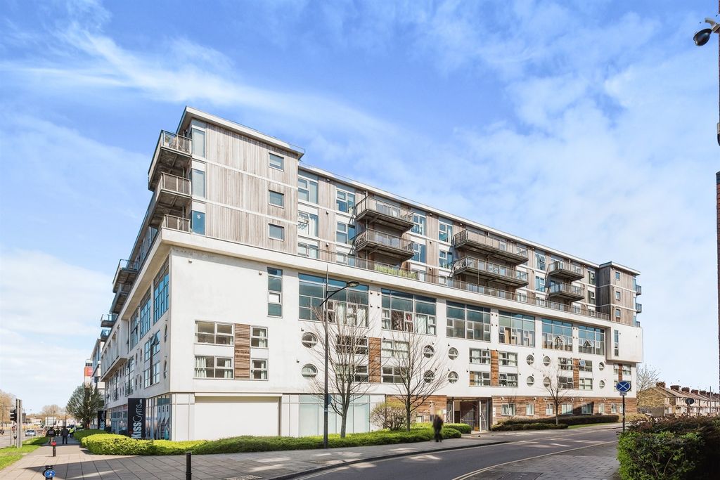 1 bed flat for saleBeckhampton Street, Swindon SN1