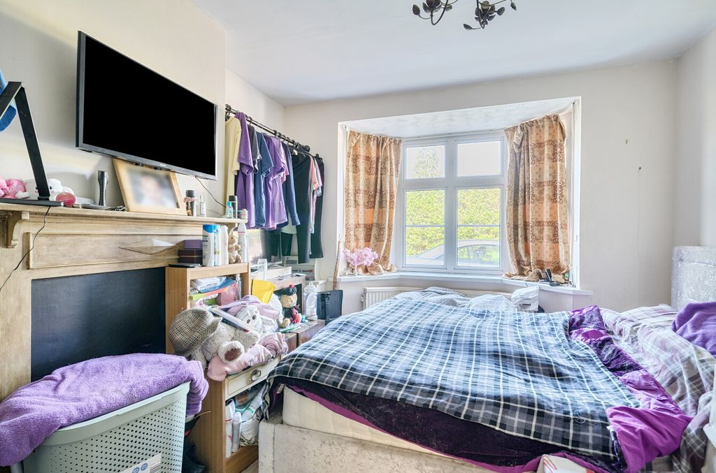 Additional image 7 of 4 bed semi-detached house for salePark Road, Bracknell, Berkshire RG12