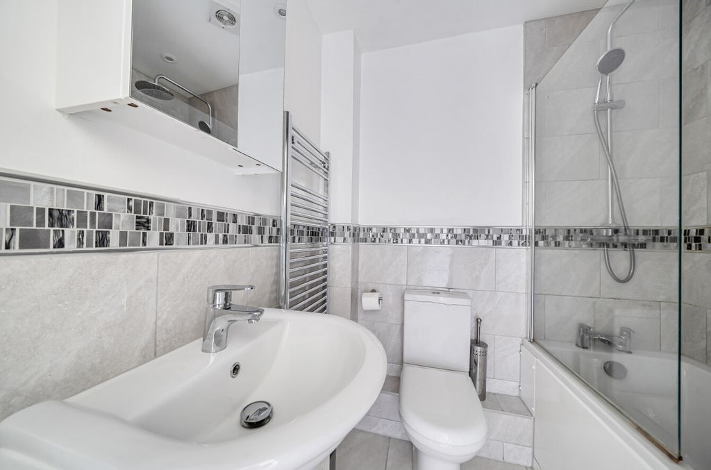 2 bed flat for saleTuring Drive, Bracknell, Berkshire RG12 photo 4