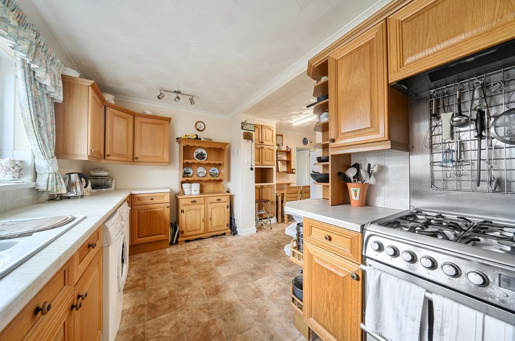 Additional image 2 of 3 bed detached house for saleWeedon Road, Stratton St Margaret, Swindon SN3