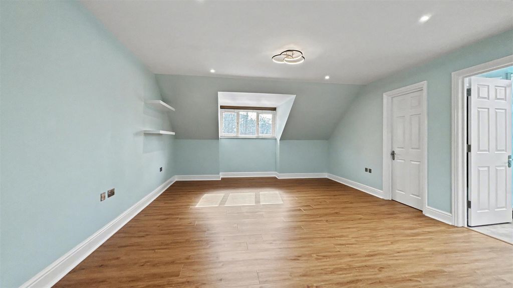 Additional image 10 of 2 bed flat for saleLondon Road, Ascot SL5
