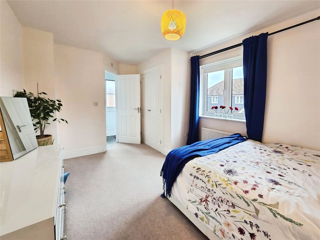 Additional image 8 of 3 bed detached house for saleRedstart Croft, Bracknell, Berkshire RG12