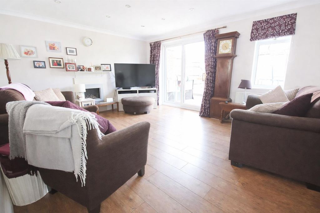 Additional image 3 of 4 bed detached house for saleAnglesey Mead, Chippenham SN15