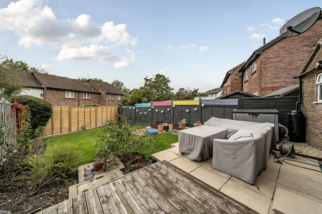 3 bed semi-detached house for saleCastleton Road, Middleleaze, Swindon SN5 photo 2