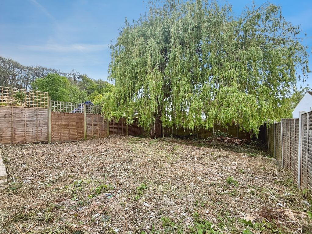 Additional image 4 of 4 bed semi-detached house for saleWhite City, Crowthorne, Berkshire RG45