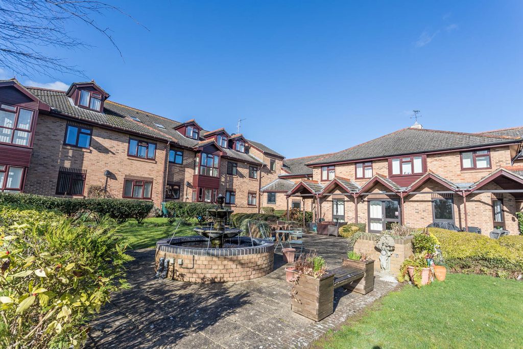Additional image 10 of 1 bed property for saleSt Christophers Gardens, Ascot, Berkshire SL5