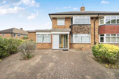 Porcupine Close, London SE9