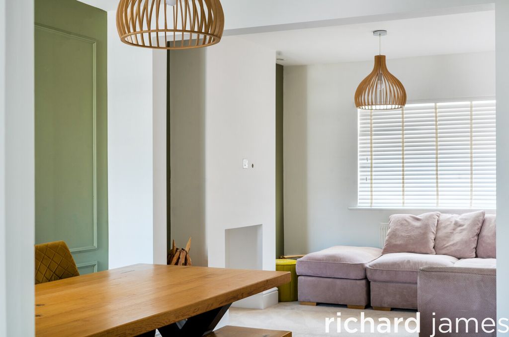 Additional image 8 of 4 bed end terrace house for saleChurch Walk South, Rodbourne Cheney, Swindon SN2