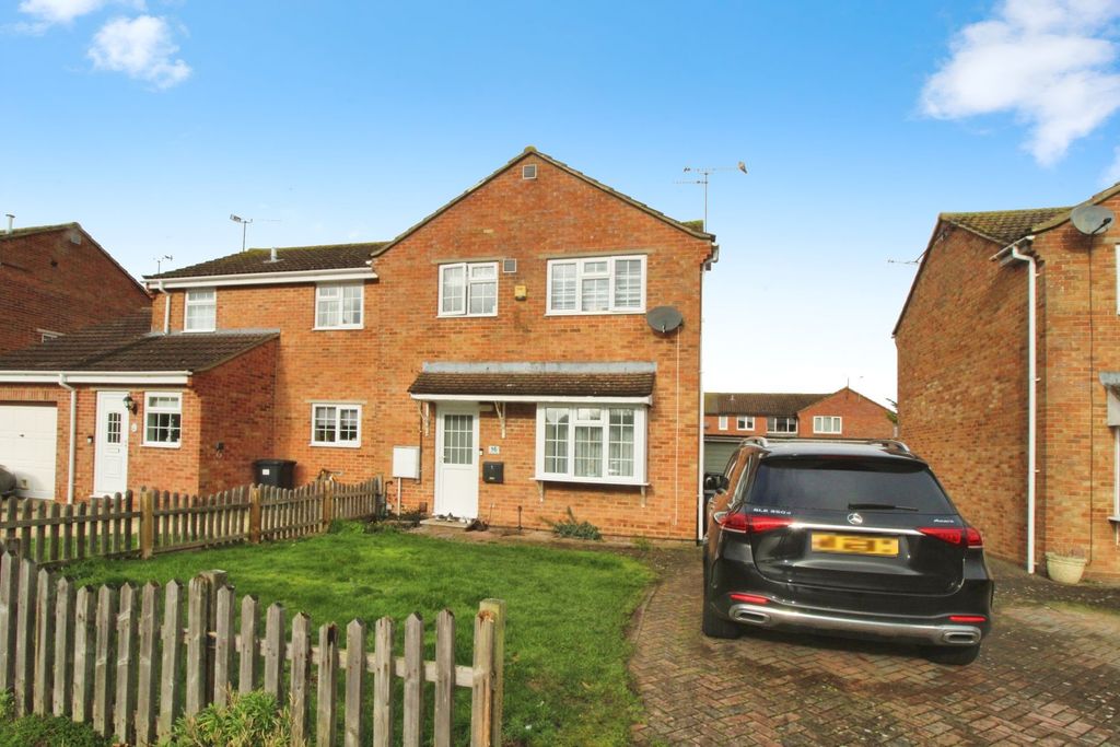 3 bed semi-detached house for saleWoodchester, Westlea SN5
