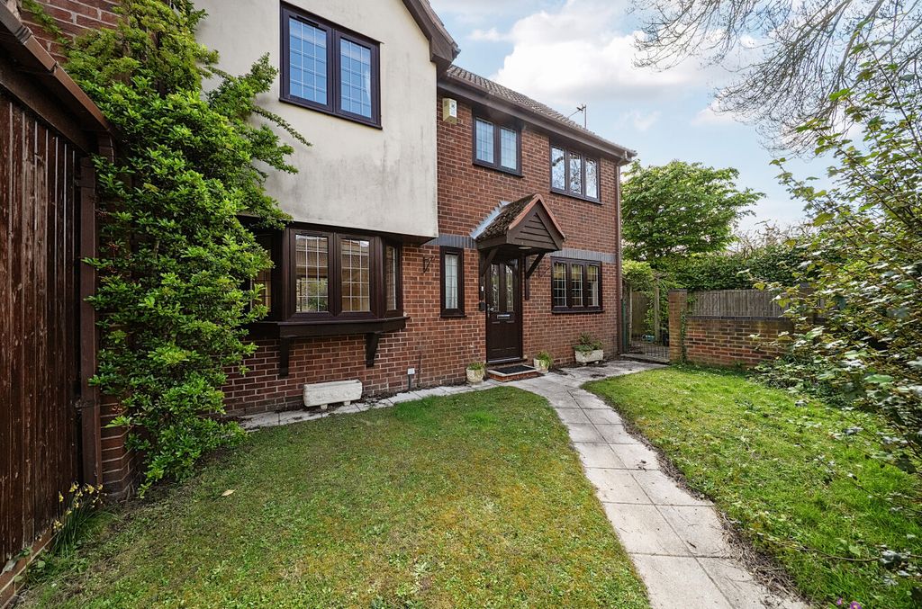 Additional image 16 of 3 bed end terrace house for saleStevenson Drive, Binfield, Bracknell RG42