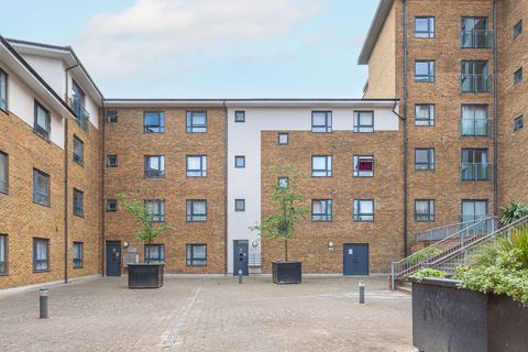 Hither Green Lane, Hither Green, London SE13