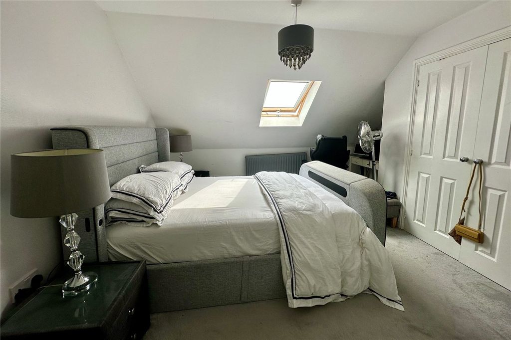 Additional image 6 of 3 bed semi-detached house for saleCuckoo Lane, Bracknell, Berkshire RG12