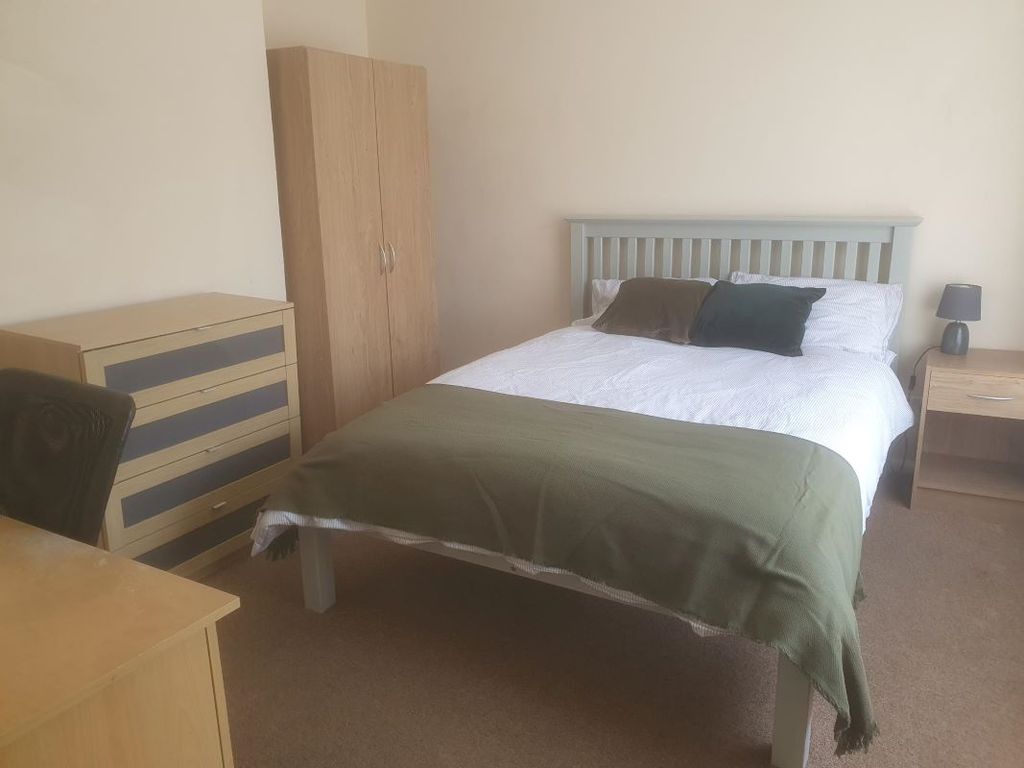Additional image 14 of 6 bed terraced house for sale5 Glebewood, Bracknell, Berkshire RG12