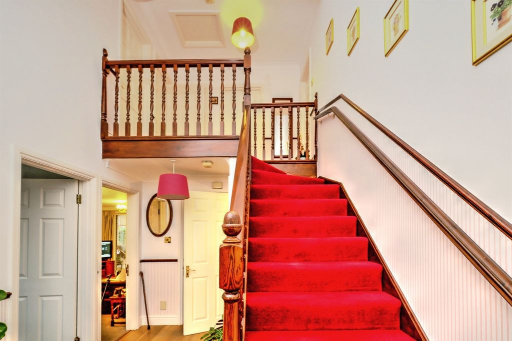Additional image 16 of 3 bed detached house for saleGlenfield Close, Winterslow, Salisbury SP5