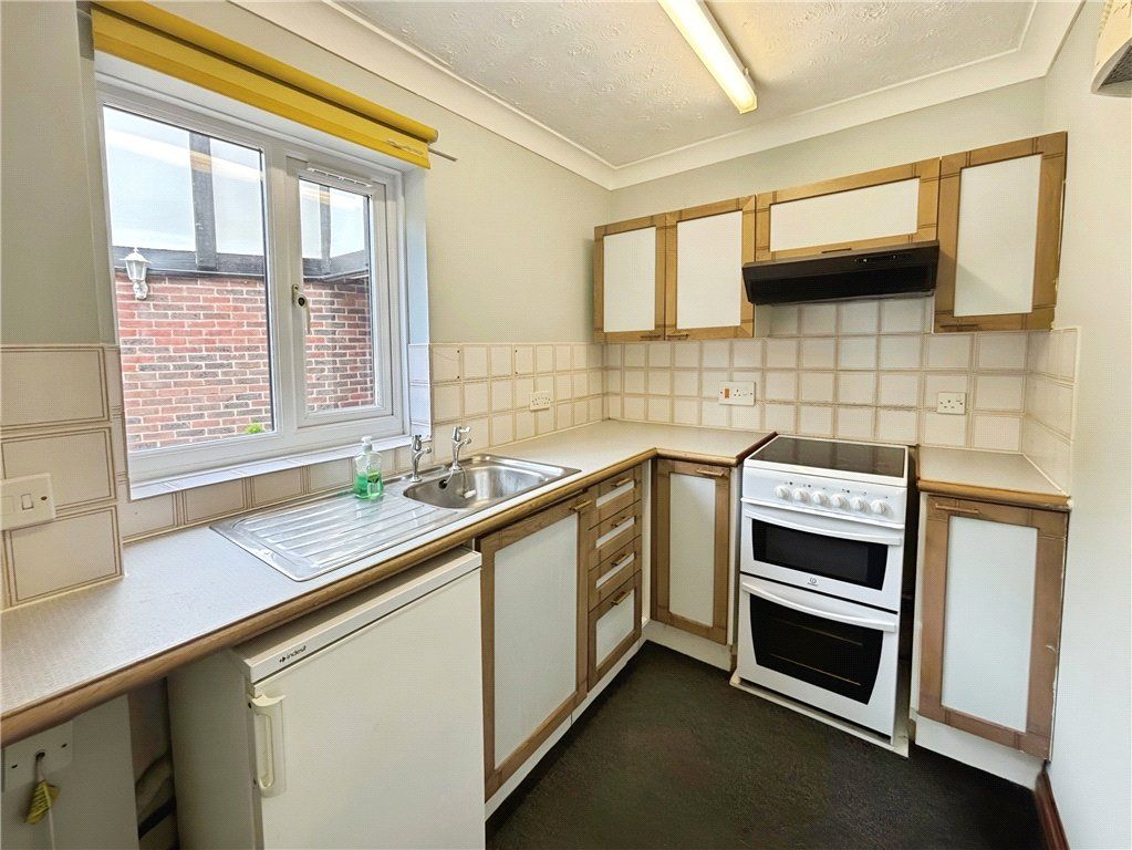 Additional image 4 of 1 bed flat for saleKingsmead, Lower Common Road, West Wellow, Romsey SO51