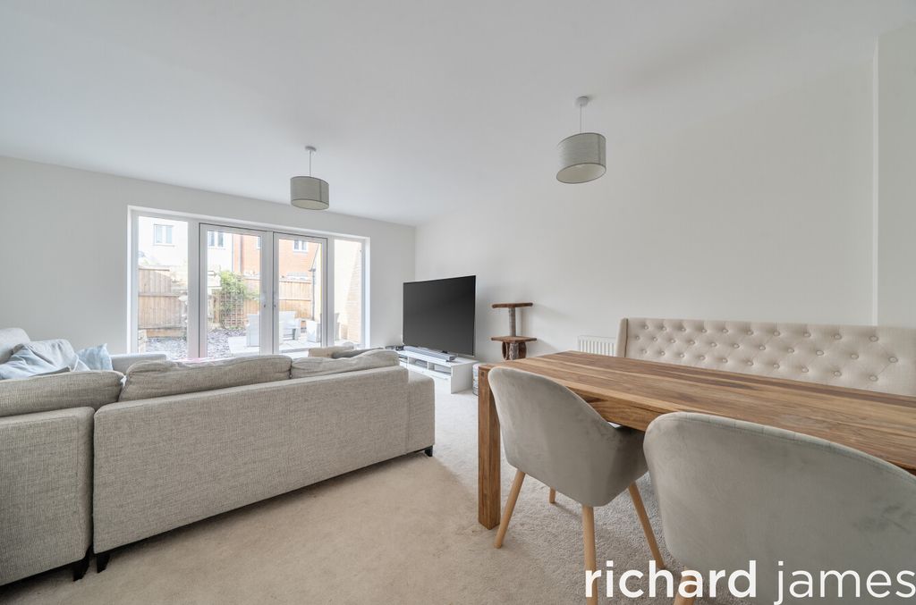Additional image 3 of 4 bed end terrace house for salePiernik Close, Haydon End, Swindon SN25