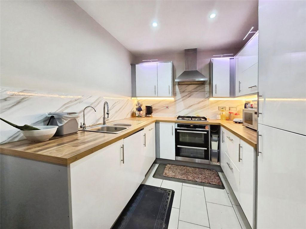 Additional image 3 of 3 bed semi-detached house for saleNicholson Park, Bracknell, Berkshire RG12