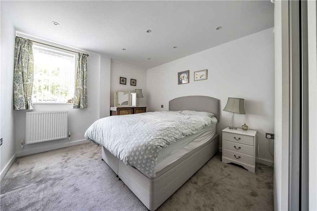 Additional image 7 of 2 bed flat for saleChurch Street, Romsey, Hampshire SO51