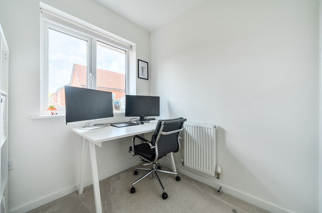 Additional image 23 of 3 bed semi-detached house for saleSonning Place, Binfield, Bracknell, Berkshire RG42