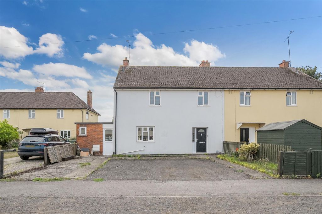 3 bed terraced house for saleForty Acres Road, Devizes SN10