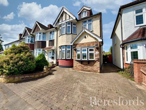 Kinfauns Avenue, Hornchurch RM11
