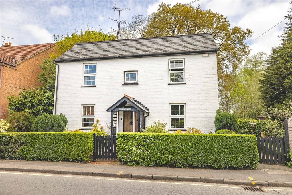 3 bed detached house for saleLovel Road, Winkfield, Windsor, Berkshire SL4