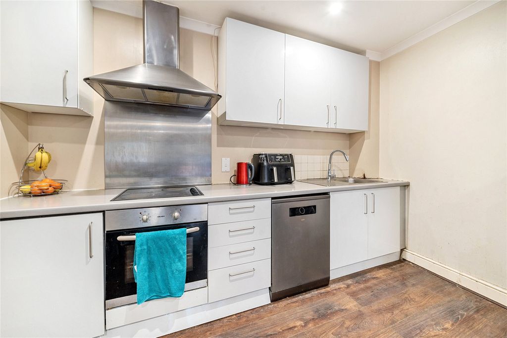 Additional image 6 of 2 bed flat for saleCamberley, Surrey GU15