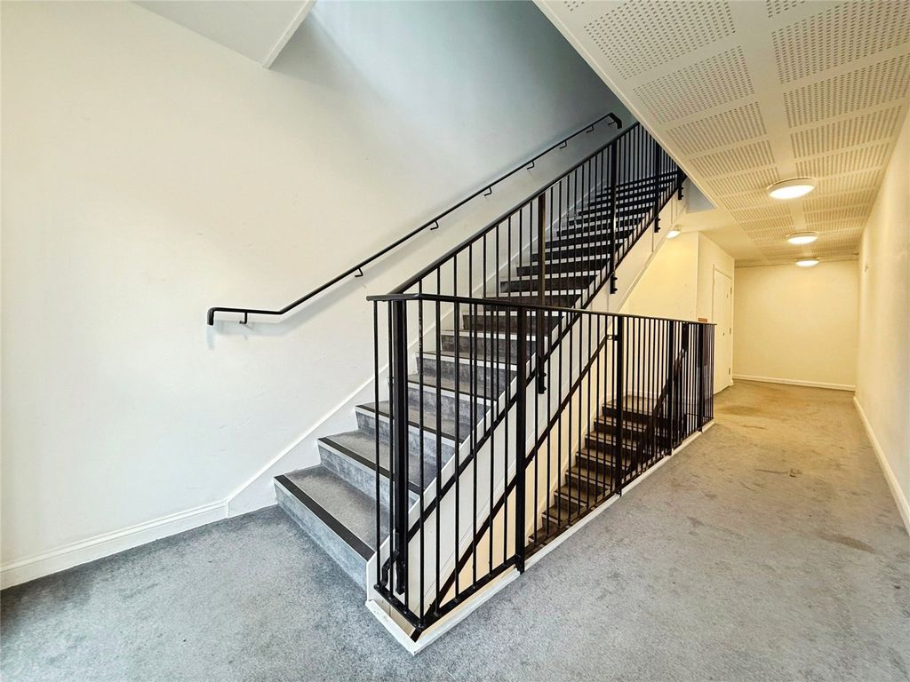 Additional image 15 of 2 bed flat for saleEdrich Grange, Crowthorne, Berkshire RG45