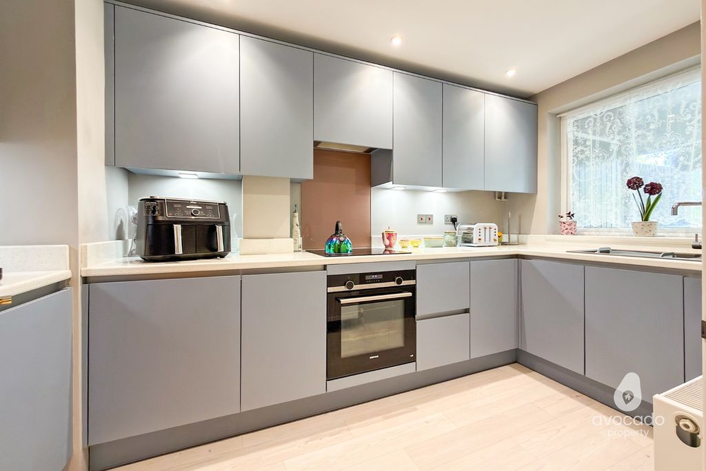 Additional image 4 of 3 bed terraced house for saleNorthcott, Bracknell RG12