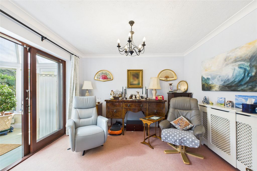 Additional image 4 of 4 bed detached house for saleBlake Close, Crowthorne, Berkshire RG45