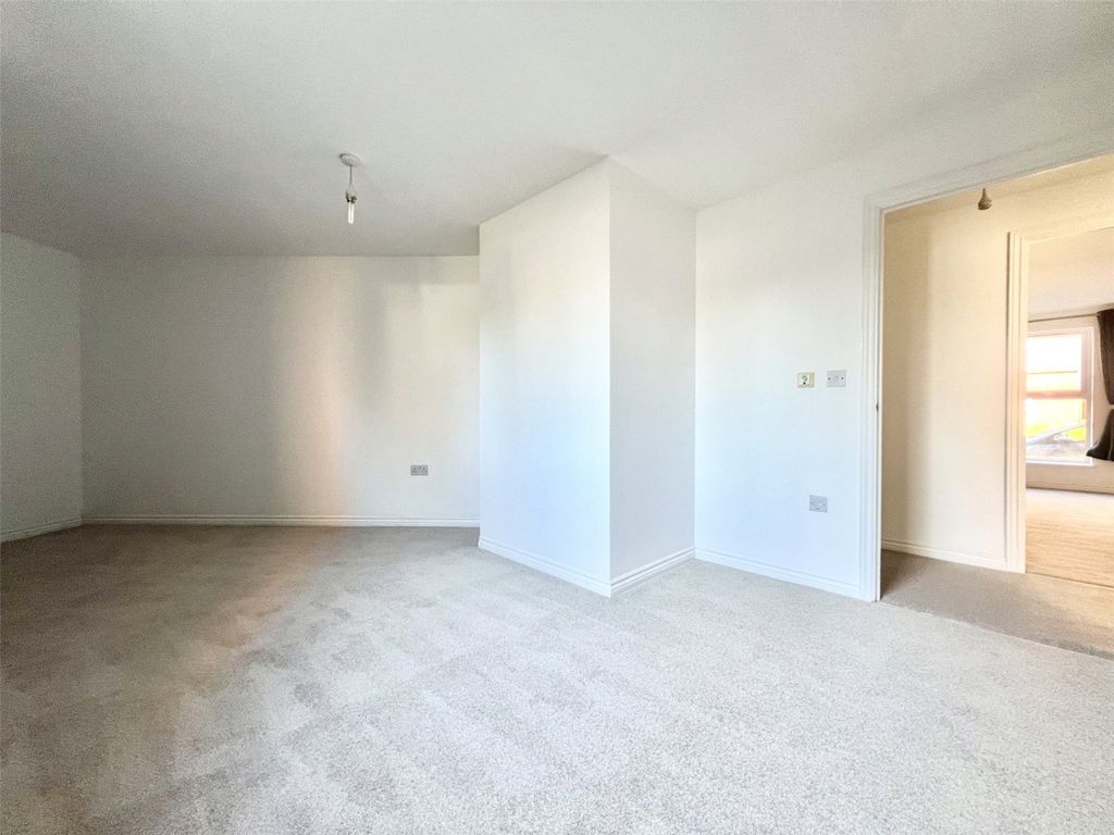 Additional image 10 of 2 bed flat for saleChain Court, Old Town, Swindon SN1
