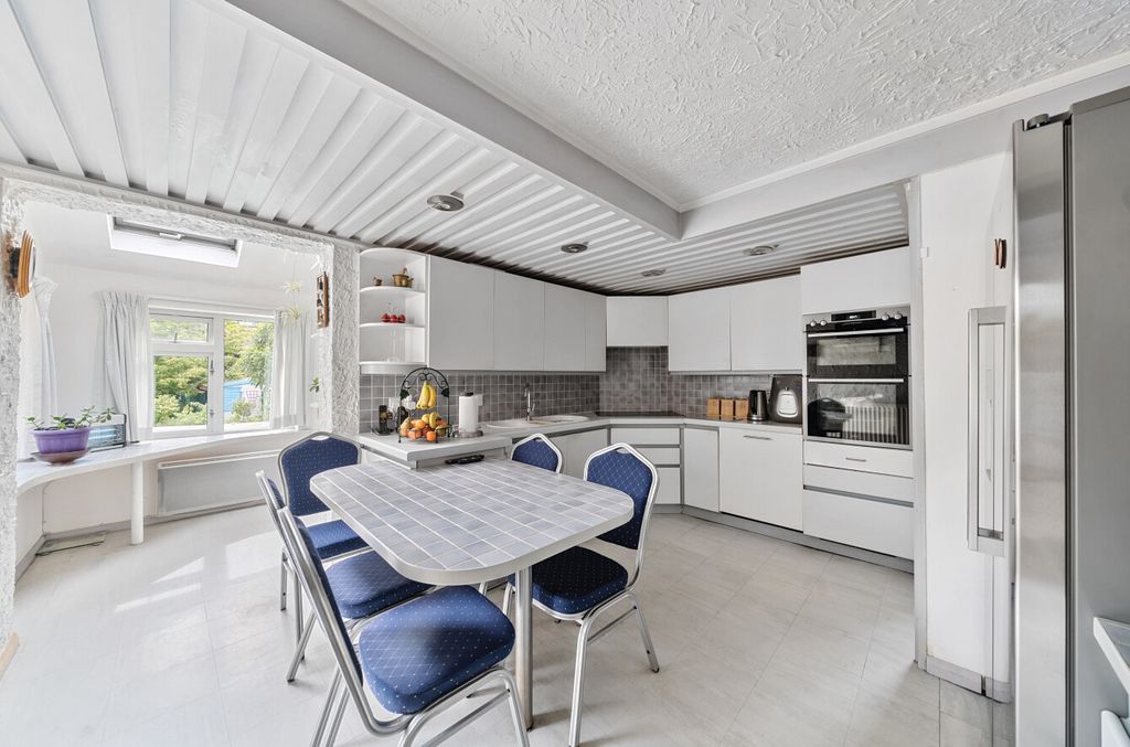 Additional image 2 of 6 bed detached house for saleLyndhurst Road, Landford, Salisbury SP5