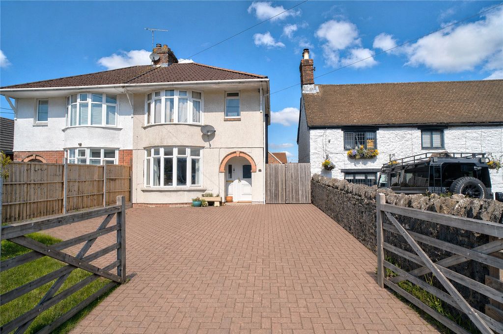 3 bed semi-detached house for salePerry's Lane, Wroughton, Swindon, Wiltshire SN4