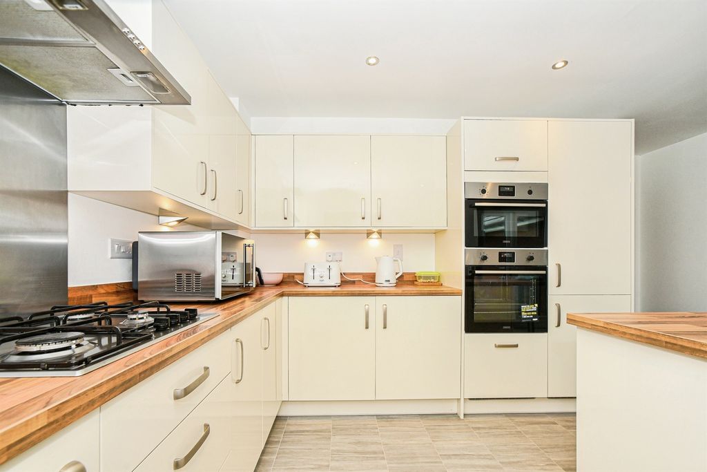 Additional image 5 of 4 bed detached house for saleMagdalene Close, South Marston, Swindon SN3