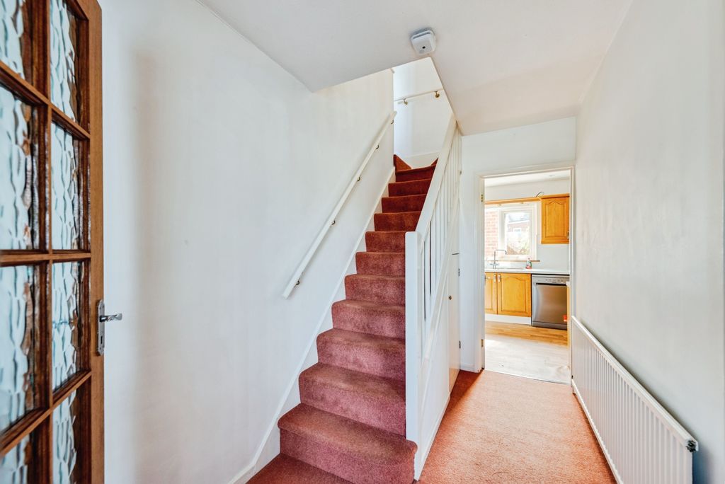 Additional image 3 of 6 bed semi-detached house for saleThames Avenue, Swindon SN25