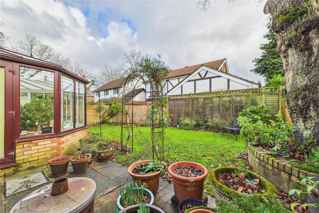 Additional image 13 of 4 bed detached house for saleBlake Close, Crowthorne, Berkshire RG45