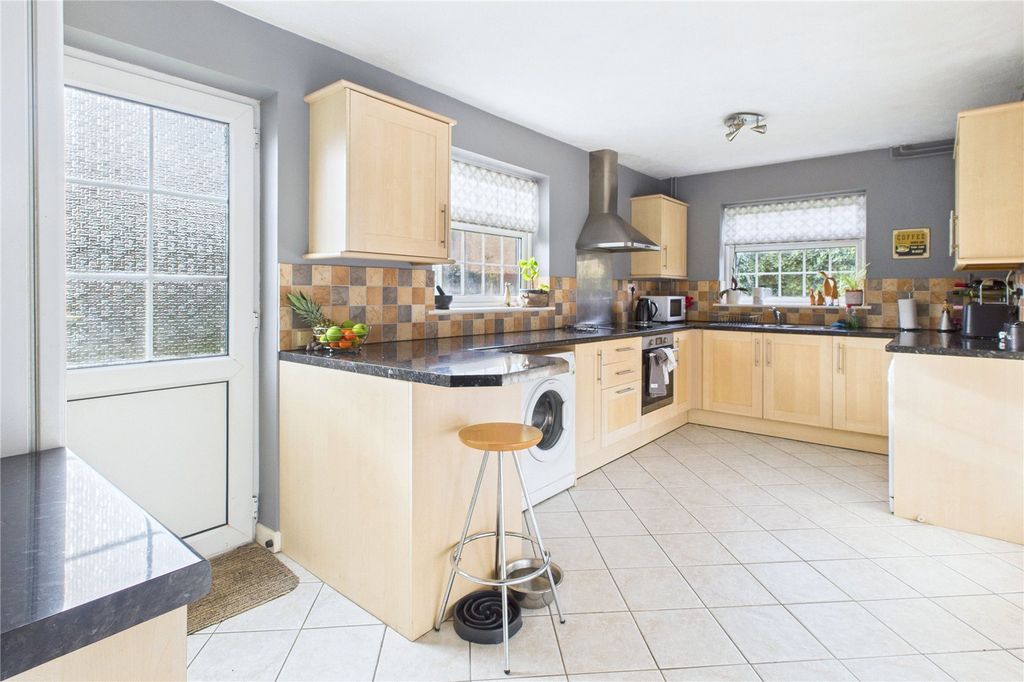 Additional image 4 of 5 bed detached house for salePaddock Close, Haydon Wick, Swindon SN25