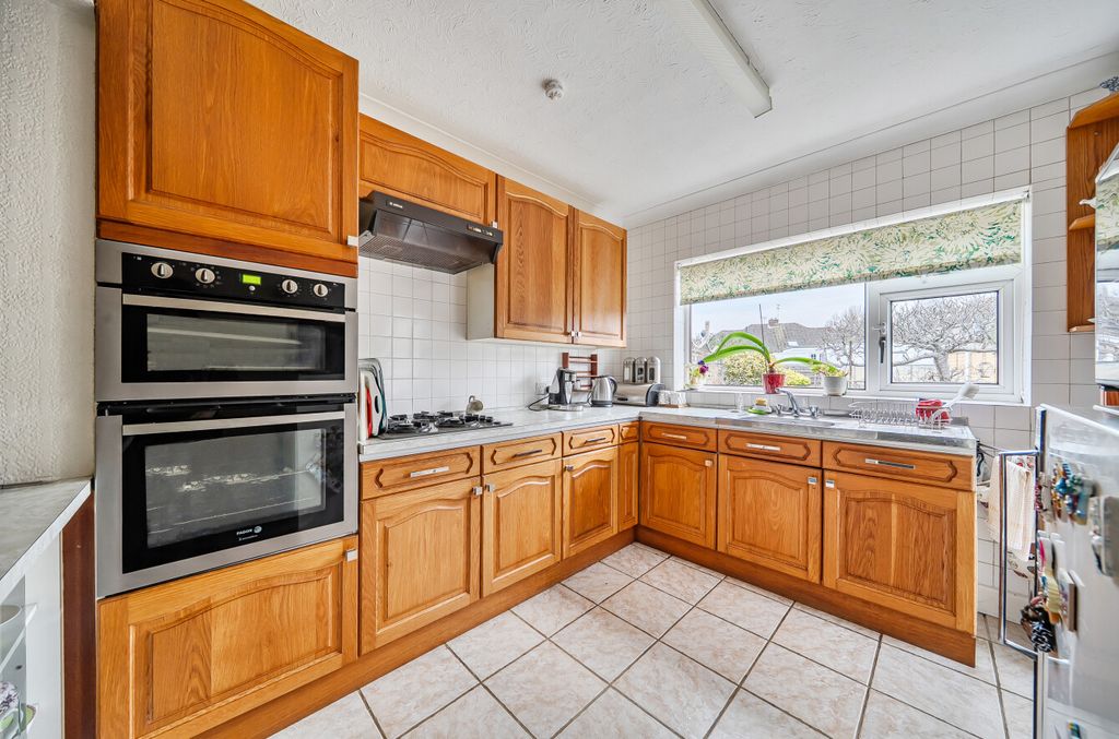 Additional image 7 of 3 bed bungalow for saleBeverstone Grove, Lawn, Swindon SN3
